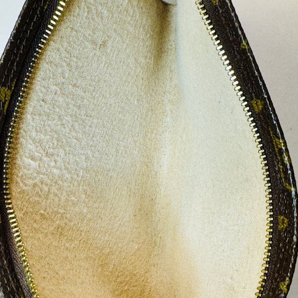 Louis Vuitton Brown Monogram Clutch with Gold Chain Size 8 this fit a smart ph - Picture 7 of 15